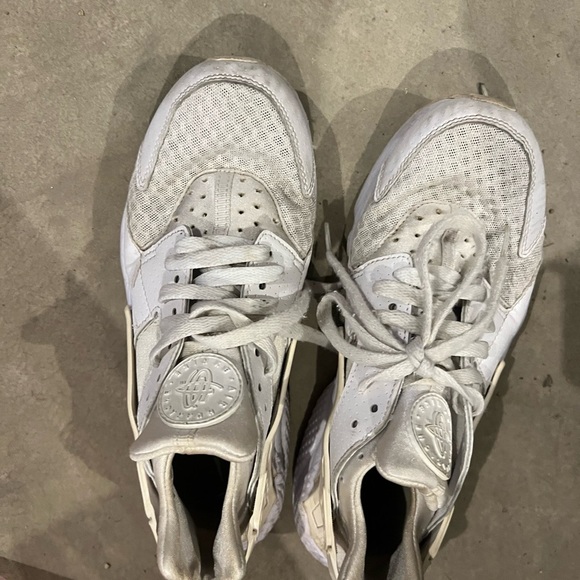 Nike Off-White Huarache Sneakers - Picture 3 of 4